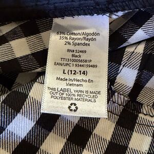 NWT Time and Tru Shorts Stretch Waist checked Blk Wht Pocket Sz L 12/14